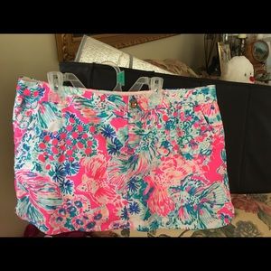 Lilly Pulitzer size 10 short